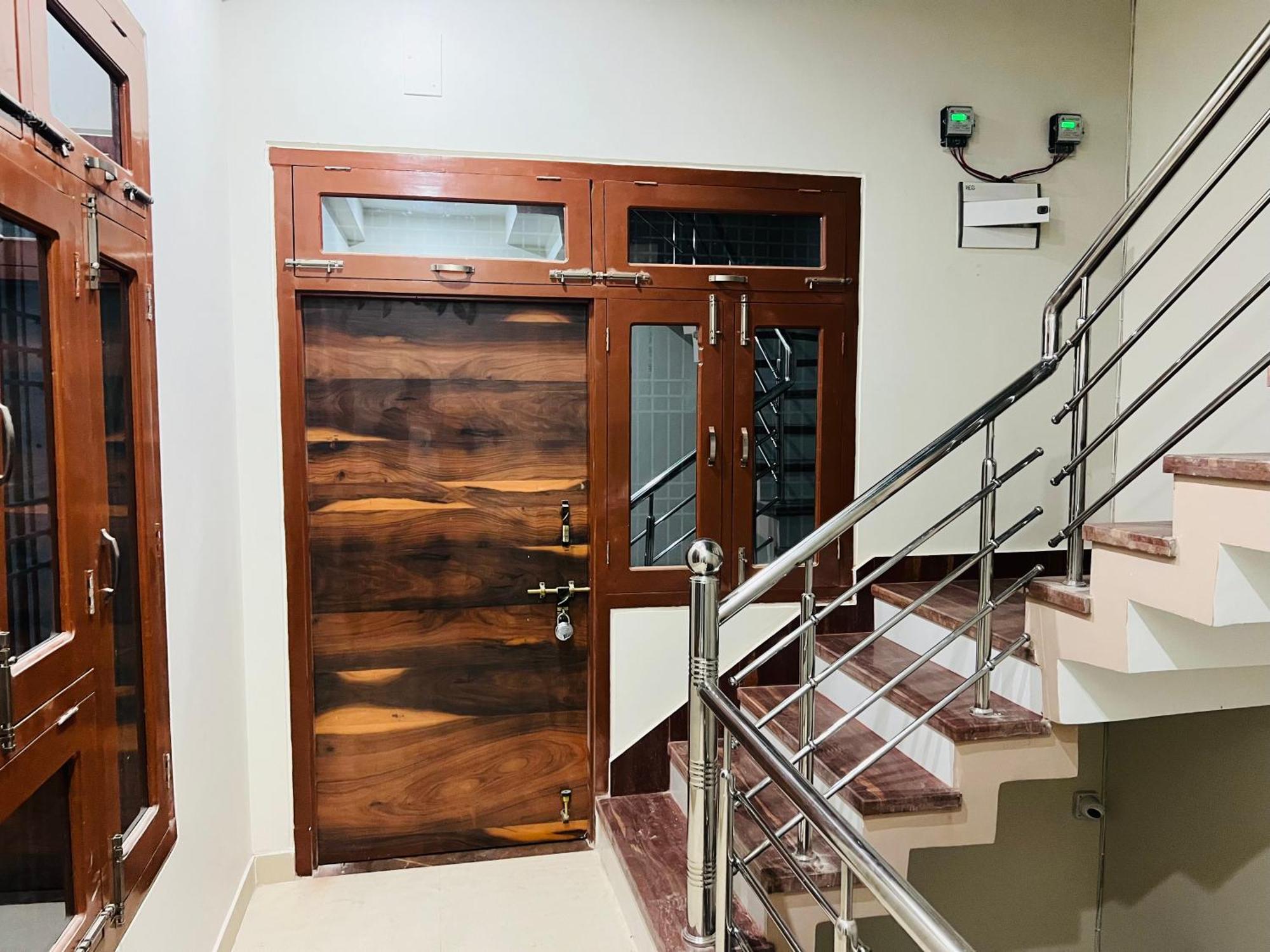 Sg Home Stay Ayodhya Exterior foto